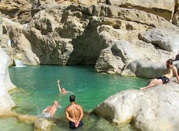 oman/wadi-bani-khalid/attraction/wadi-bani-khaled-2