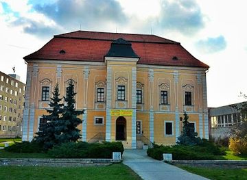 slovakia/horna-nitra/attraction/renaissance-castle