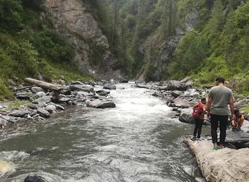 pakistan/karakoram-highway/attraction/sharan-waterfall