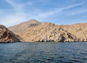 oman/musandam-peninsula/attraction/dibba-musandam-dhow-cruise-trip-spot