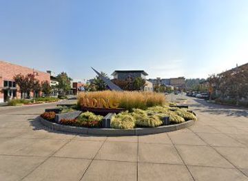 washington/renton/attraction/sun-dial-statue
