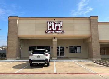 texas/college-station/attraction/the-cut-axe-throwing