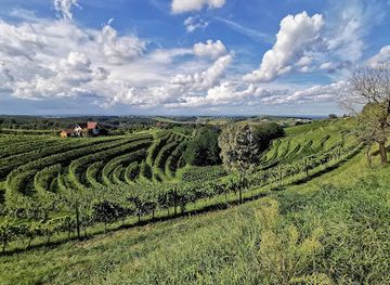 slovenia/prekmurje/attraction/klopca-ljubezni