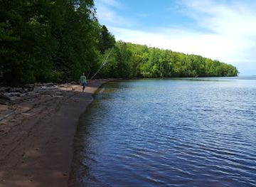 wisconsin/lake-superior-lowland/attraction/frog-bay-tribal-national-park