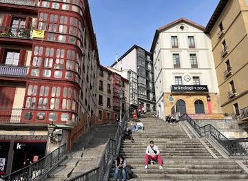 spain/bilbao/attraction/unamuno-miguel-plaza