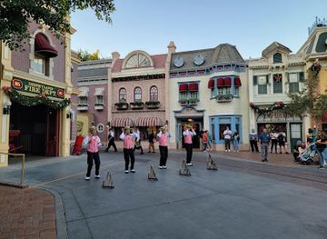 california/anaheim/attraction/the-dapper-dans