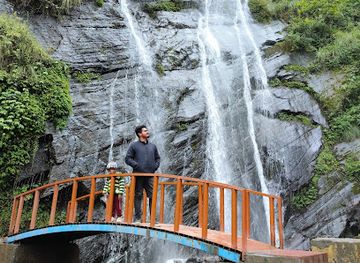 india/valley-of-flowers-national-park/attraction/jogidhara-waterfall