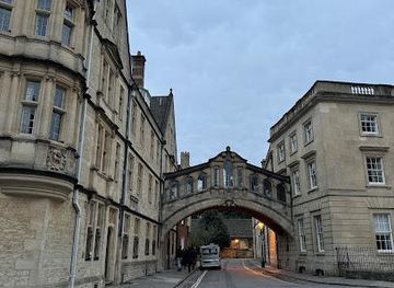 united-kingdom/london/attraction/golden-tours-bulleid-way-departure-point