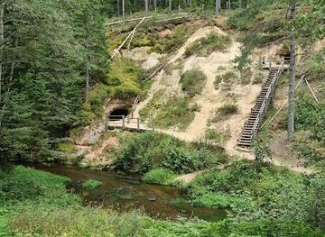 latvia/gauja-river/attraction/blacksmith-s-cave