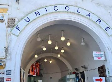 italy/pompeii/attraction/capri-funicular-grand-marina-station