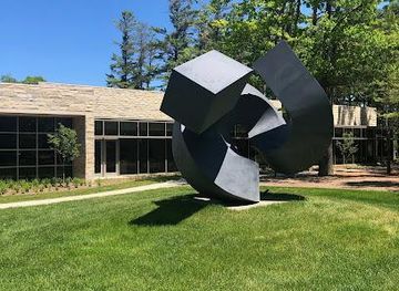 michigan/sleeping-bear-dunes-national-lakeshore/attraction/dennos-museum-center