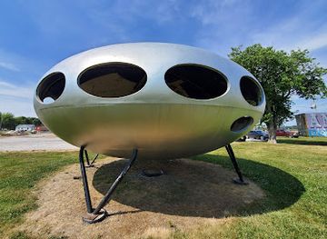 illinois/corn-belt/attraction/pink-elephant-antique-mall