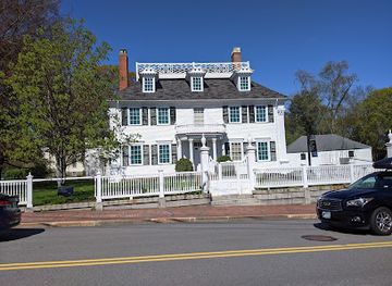 new-hampshire/seacoast-region/attraction/governor-john-langdon-house