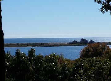 rhode-island/westerly/attraction/dr-john-champlin-glacier-park