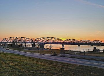 kentucky/henderson/attraction/henderson-bridge