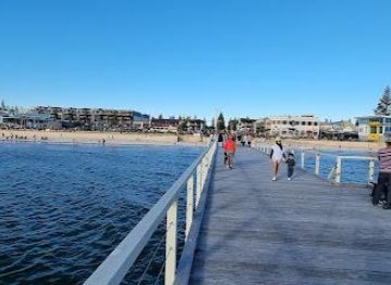 australia/adelaide/attraction/henley-beach