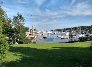 maine/camden/attraction/camden-amphitheater