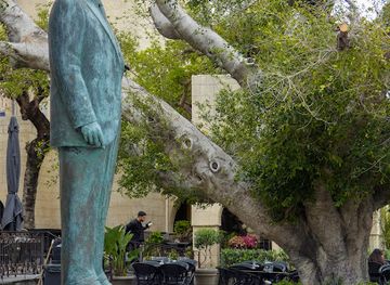 greece/rhodes/attraction/konstantinos-karamanlis-statue