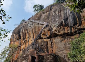 sri-lanka/sigiriya/attraction/cobra-hood-cave-sigiriya