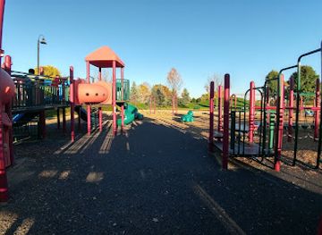 illinois/naperville/attraction/country-lakes-park