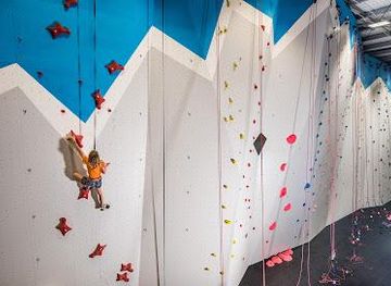 new-zealand/queenstown/attraction/basecamp-adventures-queenstown-climbing-centre