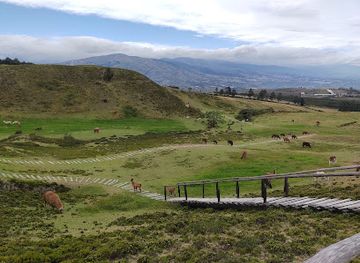 ecuador/otavalo/attraction/cochasqui-archaeological-park