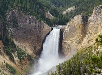 montana/the-yellowstone-valley/attraction/upper-falls-of-the-yellowstone-river