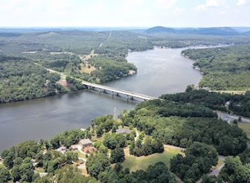 north-carolina/uwharrie-national-forest/attraction/lake-tillery