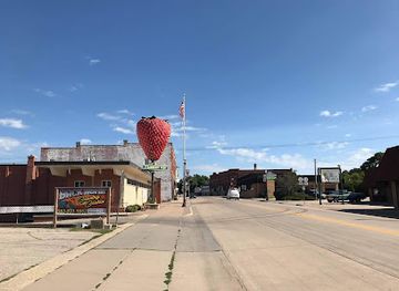 iowa/southwest-iowa/attraction/world-s-largest-strawberry