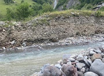 georgia/gudauri/attraction/beautiful-waterfall