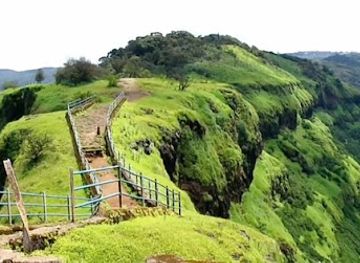 india/mahabaleshwar/attraction/connaught-peak
