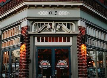 maine/brunswick/attraction/one-longfellow-square