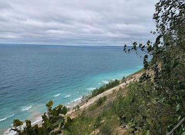 michigan/sleeping-bear-dunes-national-lakeshore/attraction/pyramid-point-overlook