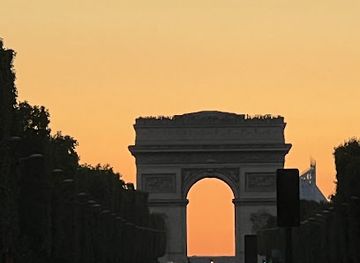 france/paris/champs-elysees/attraction/bouroullec-fountains
