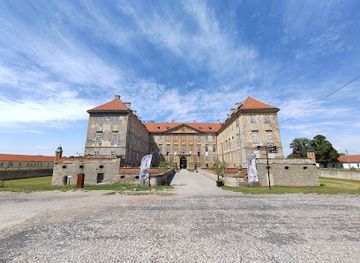 slovakia/zahorie/attraction/holicsky-zamok