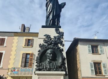 france/rhone-alpes/attraction/la-statue-de-la-liberte-replique