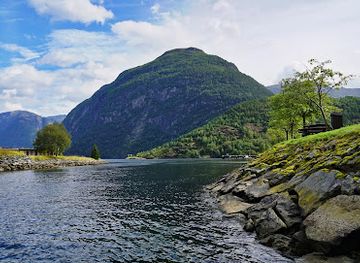 norway/more-og-romsdal/attraction/hellesylt-bro