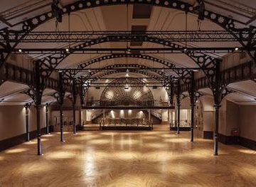 france/paris/attraction/l-elysee-montmartre