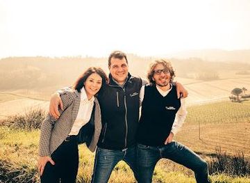 italy/lucca/attraction/podere-pellicciano-tuscany-wine-tours-shop