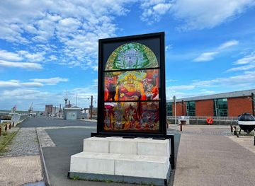 united-kingdom/belfast/queens-quarter/attraction/glass-of-thrones-hms-caroline