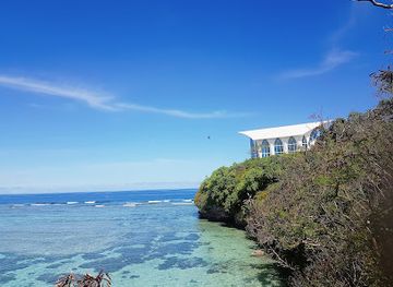 guam/tamuning-beach/attraction/crystal-chapel