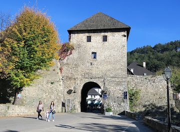 bosnia-and-herzegovina/jajce/attraction/travnicka-kapija