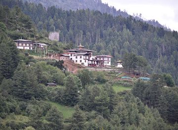 bhutan/dagana/attraction/katsho-goemba
