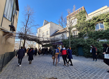 france/paris/montmartre/attraction/place-du-calvaire