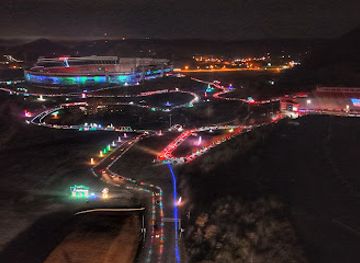 tennessee/bristol-motor-speedway/attraction/the-pinnacle-speedway-in-lights