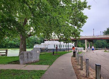 illinois/matthiessen-state-park/attraction/i-m-canal-boat