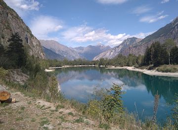 france/ecrins-national-park/attraction/le-lac-bleu
