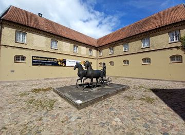 germany/schleswig/attraction/pferdeskulpturen