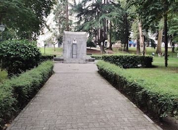 spain/asturias/attraction/monument-to-leopoldo-alas