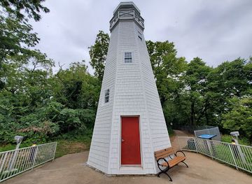 missouri/hannibal/attraction/mark-twain-memorial-lighthouse